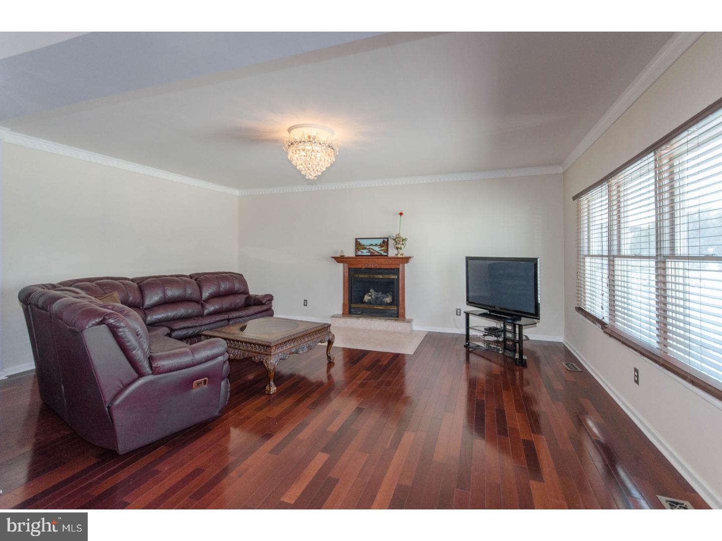 1912 Reilly Road Philadelphia, PA 19115 - Photo 7 of 25 Living Room