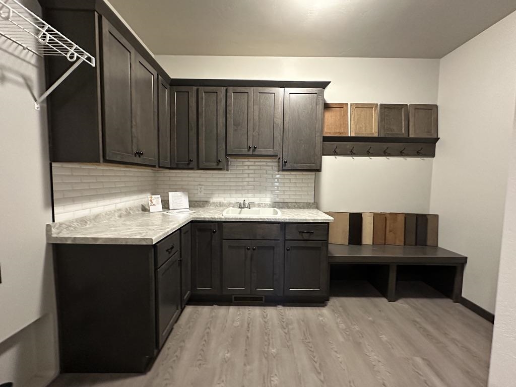 715 Reed Street Neenah, WI 54956 - Photo 2 of 9