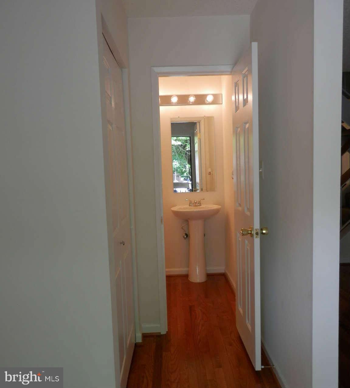 2204 White Cornus Lane Reston, VA 20191 - Photo 2 of 25 Half Bath