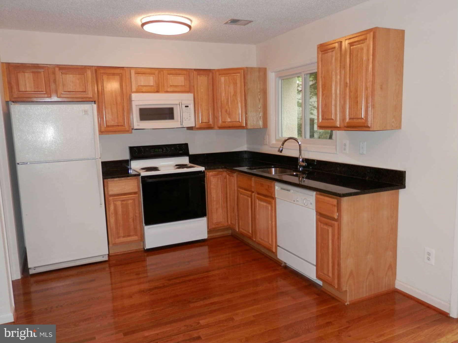 2204 White Cornus Lane Reston, VA 20191 - Photo 5 of 25 Kitchen