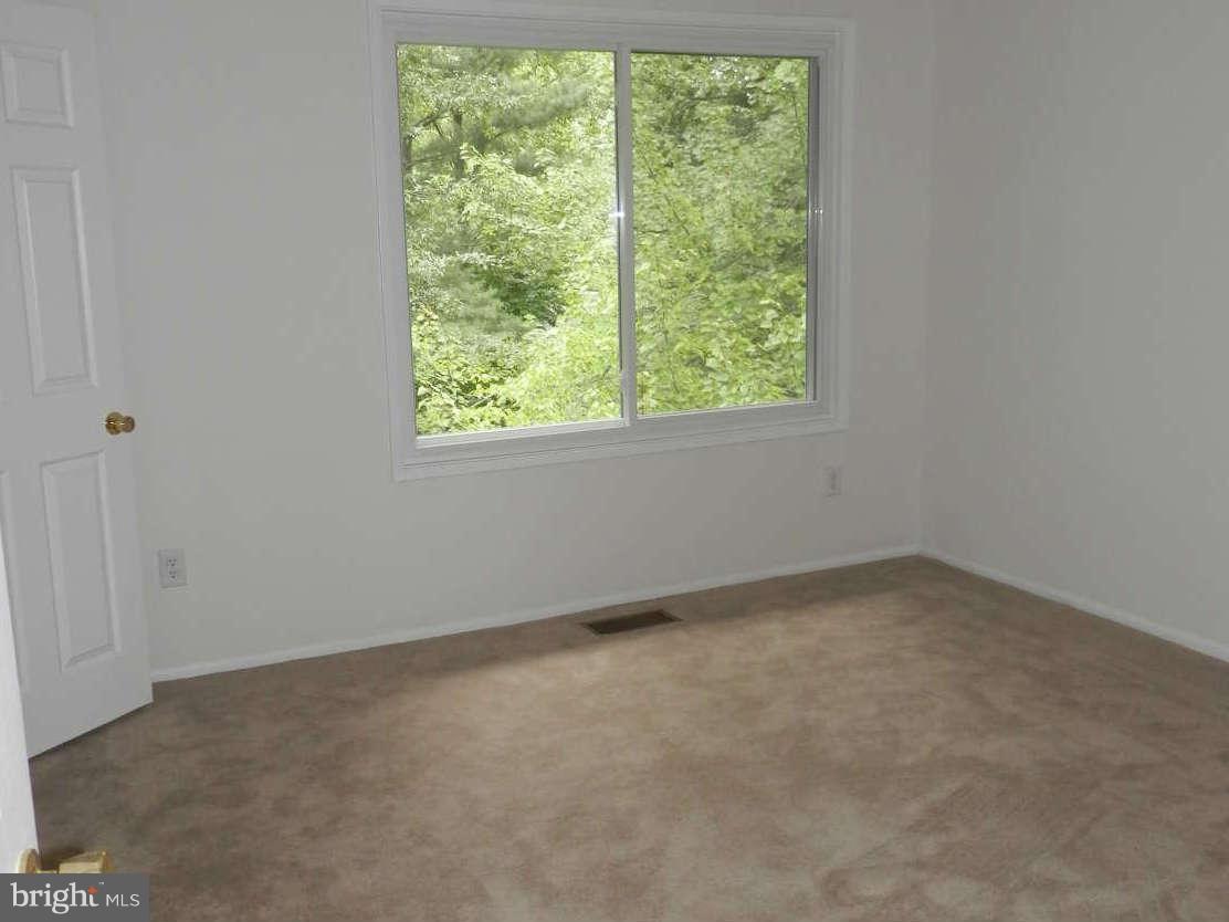 2204 White Cornus Lane Reston, VA 20191 - Photo 8 of 25 Bedroom Master