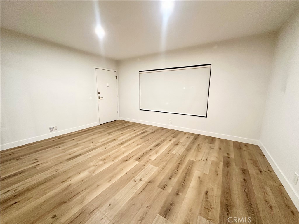 301 Ashland Avenue, Unit 4 Santa Monica, CA 90405 - Photo 11 of 24 wooden floor in a room