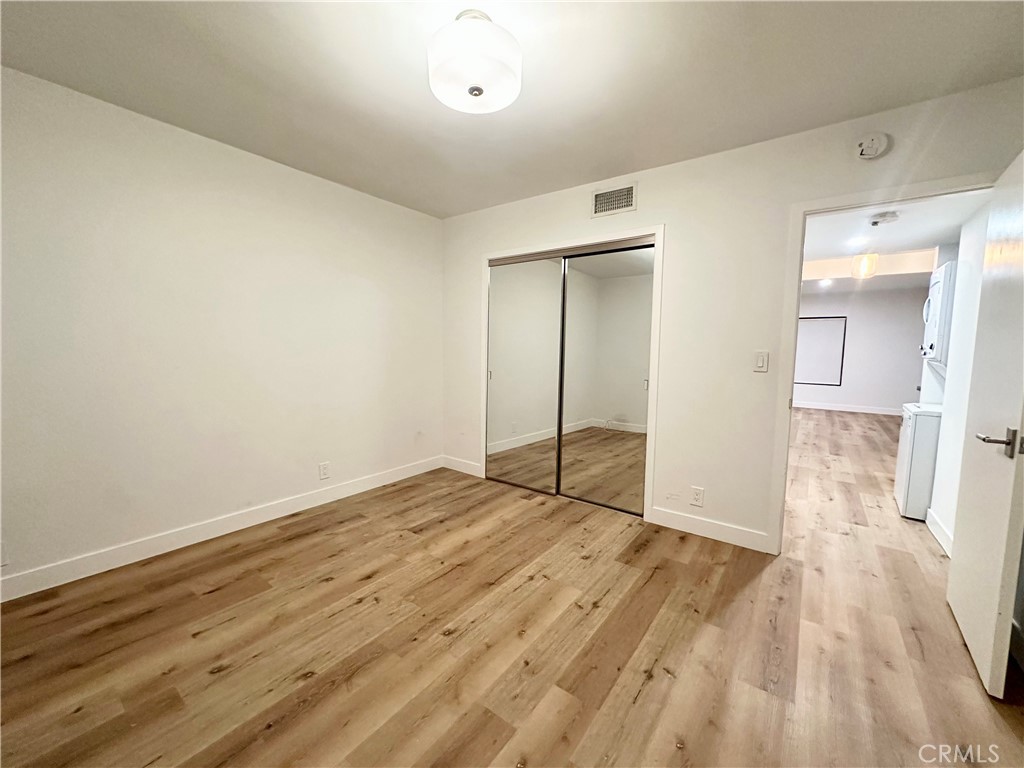 301 Ashland Avenue, Unit 4 Santa Monica, CA 90405 - Photo 18 of 24 a view of an empty room