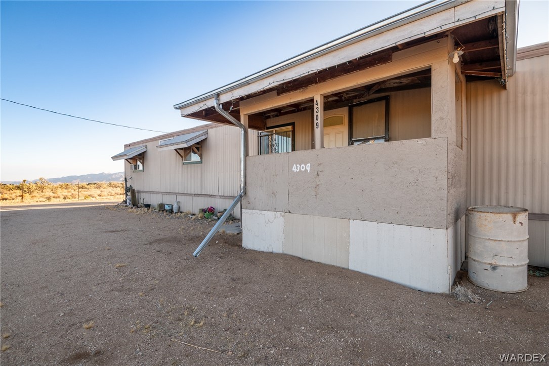 4309 Cowlic Road Golden Valley, AZ 86413 - Photo 17 of 40