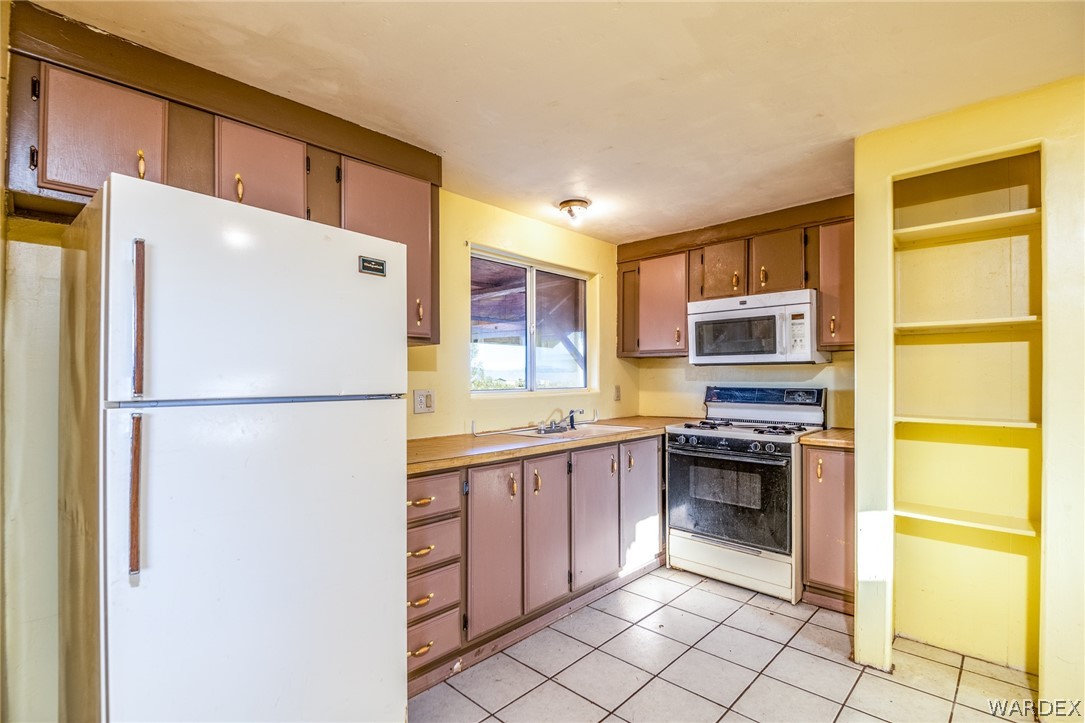 4309 Cowlic Road Golden Valley, AZ 86413 - Photo 4 of 40