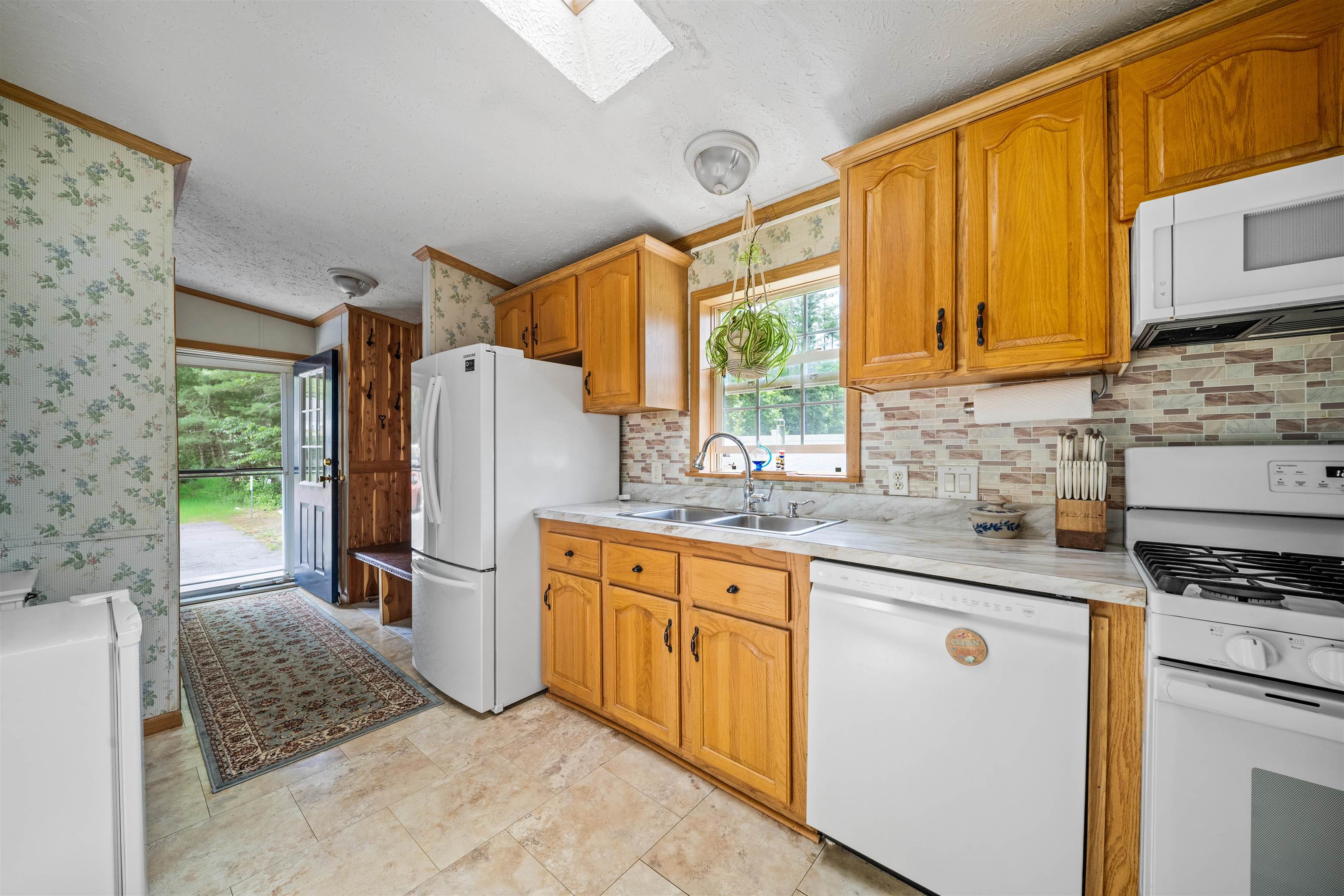 417 Middle Road, Unit A Dover, NH 03820 - Photo 15 of 42