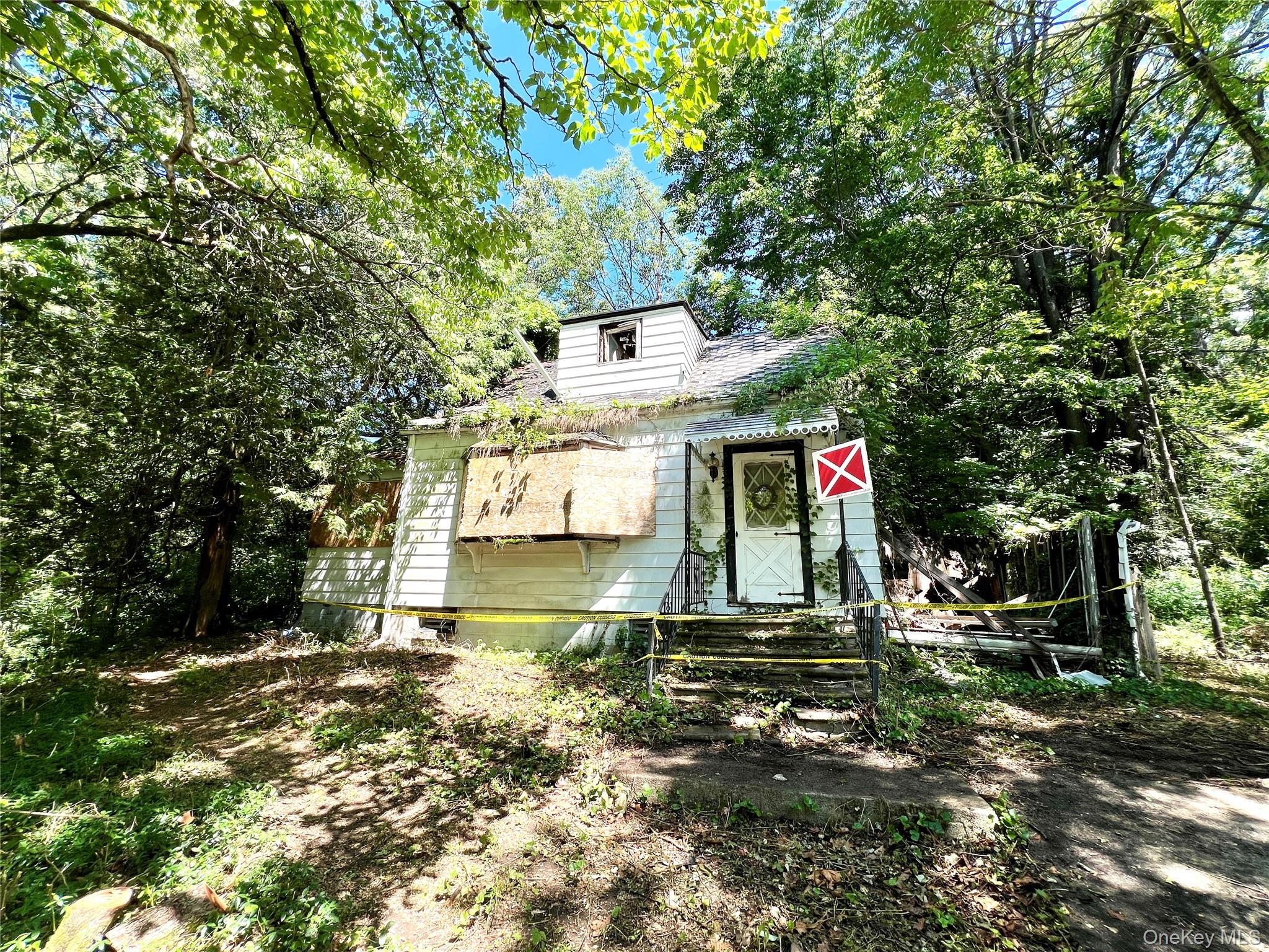11 Knolls Road Poughkeepsie, NY 12601 - Photo 2 of 4