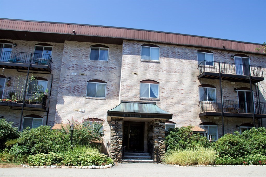 181 Littleton Road, Unit 10 Chelmsford, MA 01824 - Photo 1 of 26 Gallery Image 1