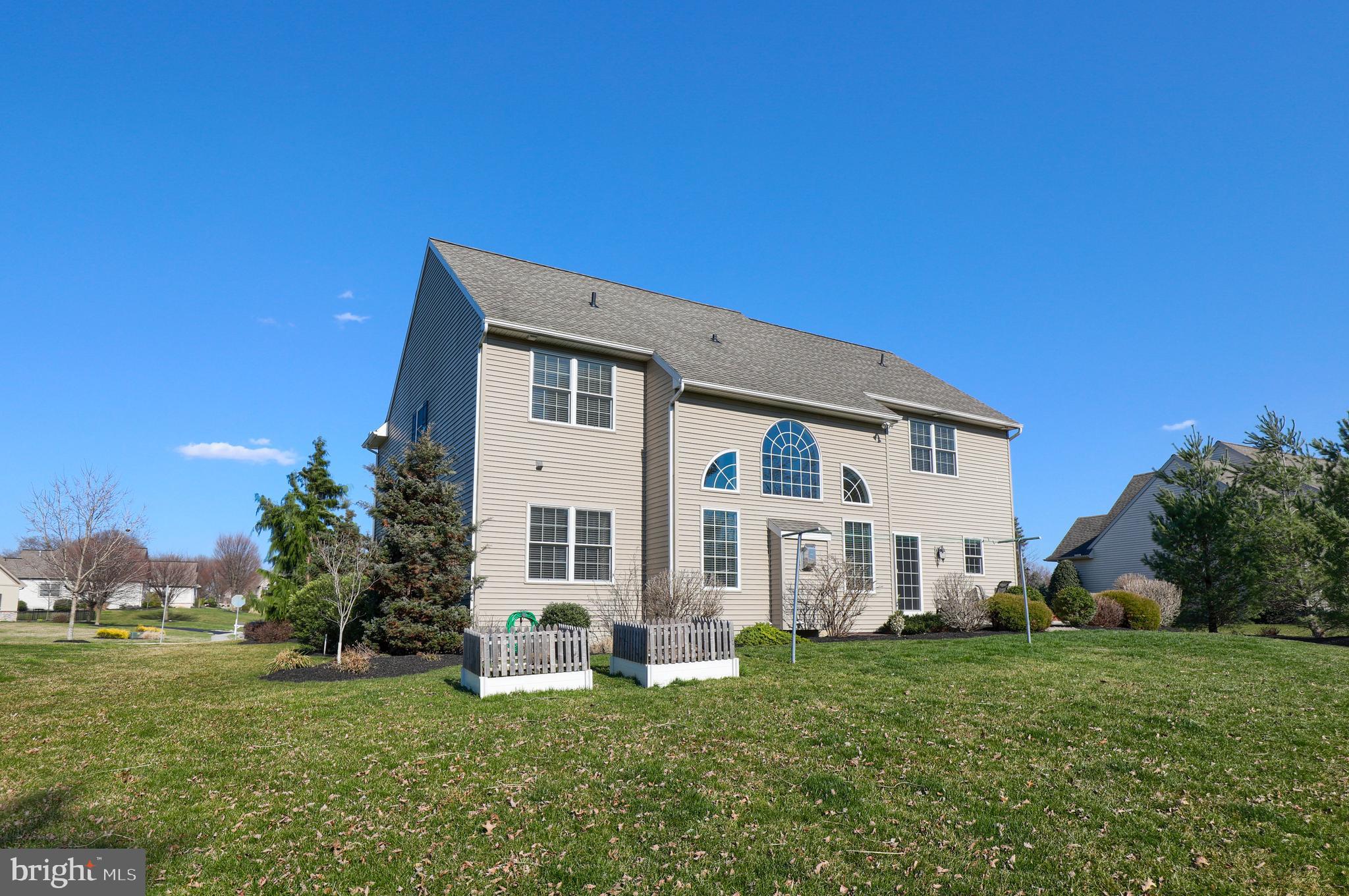 10 Sensenich Drive Lititz, PA 17543 - Photo 2 of 37 Gallery Image 2