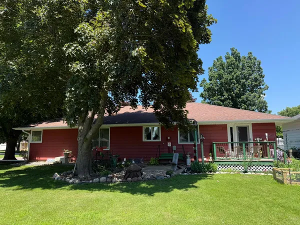 $219,500 | 498 7th Street Southwest, Wells, MN 56097