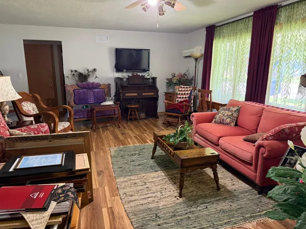 $219,500 | 498 7th Street Southwest, Wells, MN 56097