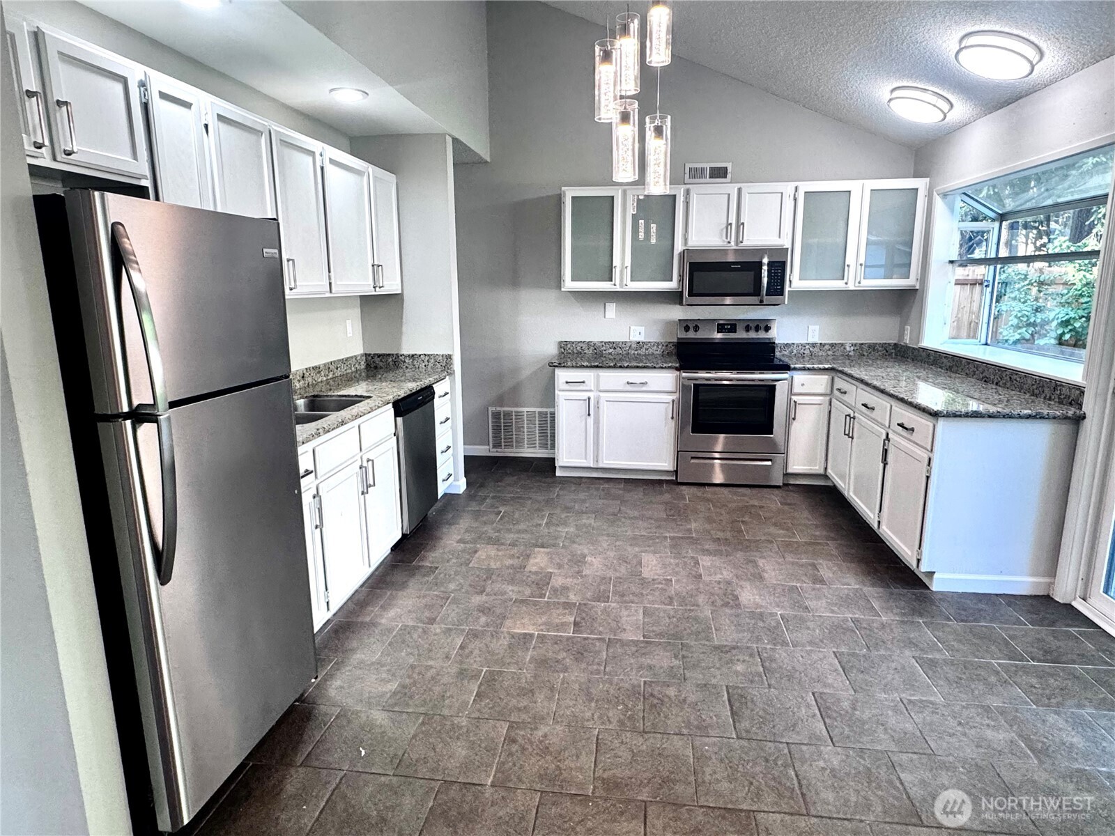 19656 Southeast 259th Street Covington, WA 98042 - Photo 2 of 17