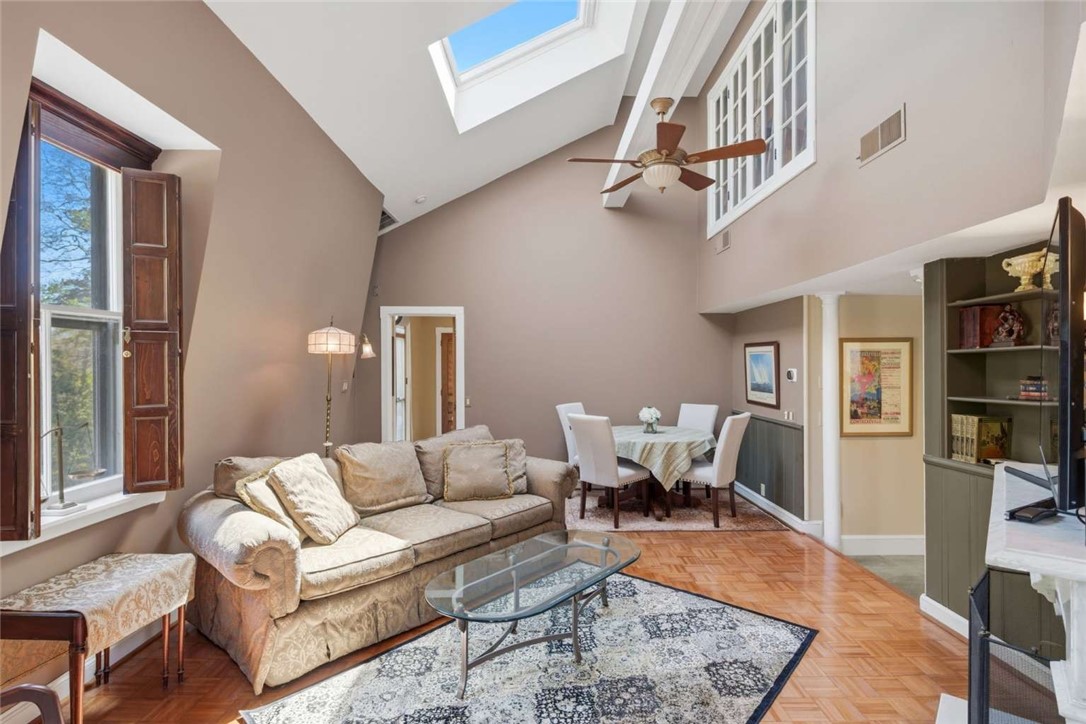 6 Howe Avenue, Unit 8 Newport, RI 02840 - Photo 14 of 20