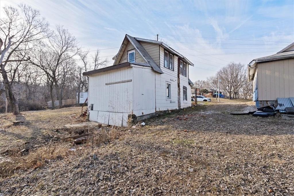 549 Blue Ridge Boulevard Kansas City, MO 64125 - Photo 15 of 17