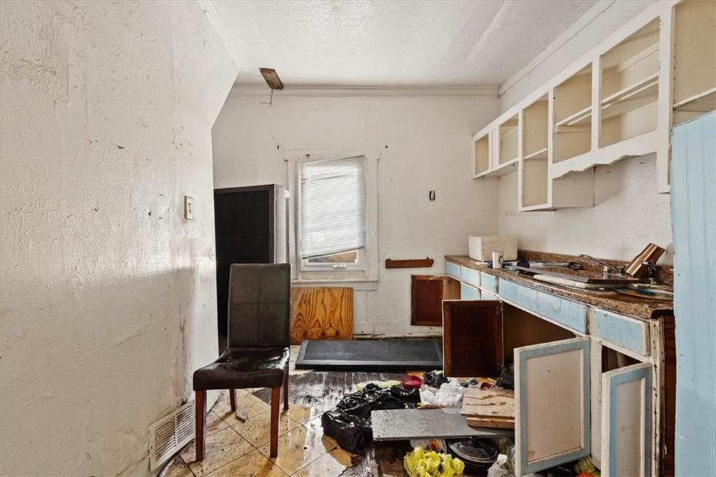 549 Blue Ridge Boulevard Kansas City, MO 64125 - Photo 7 of 17