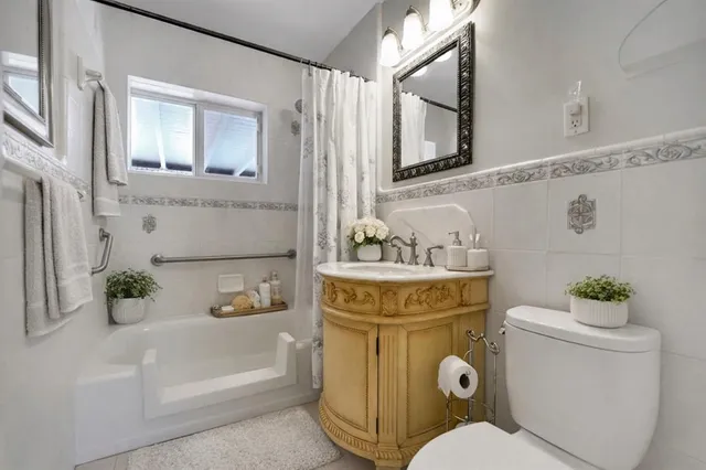 $549,000 | 180 Southwest 9th Court, Pompano Beach, FL 33060