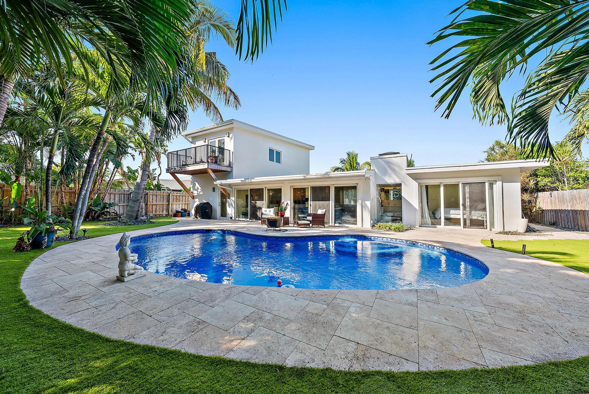 330 Franklin Rd Backyard-1