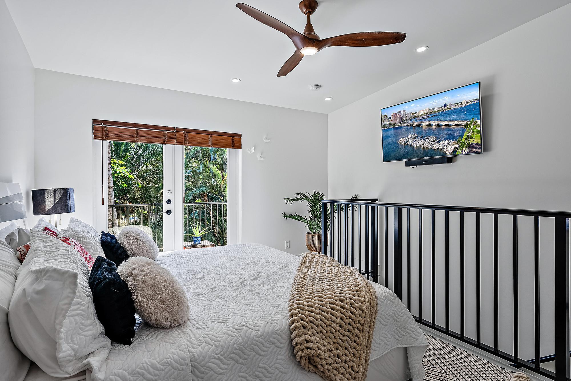 330 Franklin Road West Palm Beach, FL 33405 - Photo 12 of 29 330 Franklin Rd -16