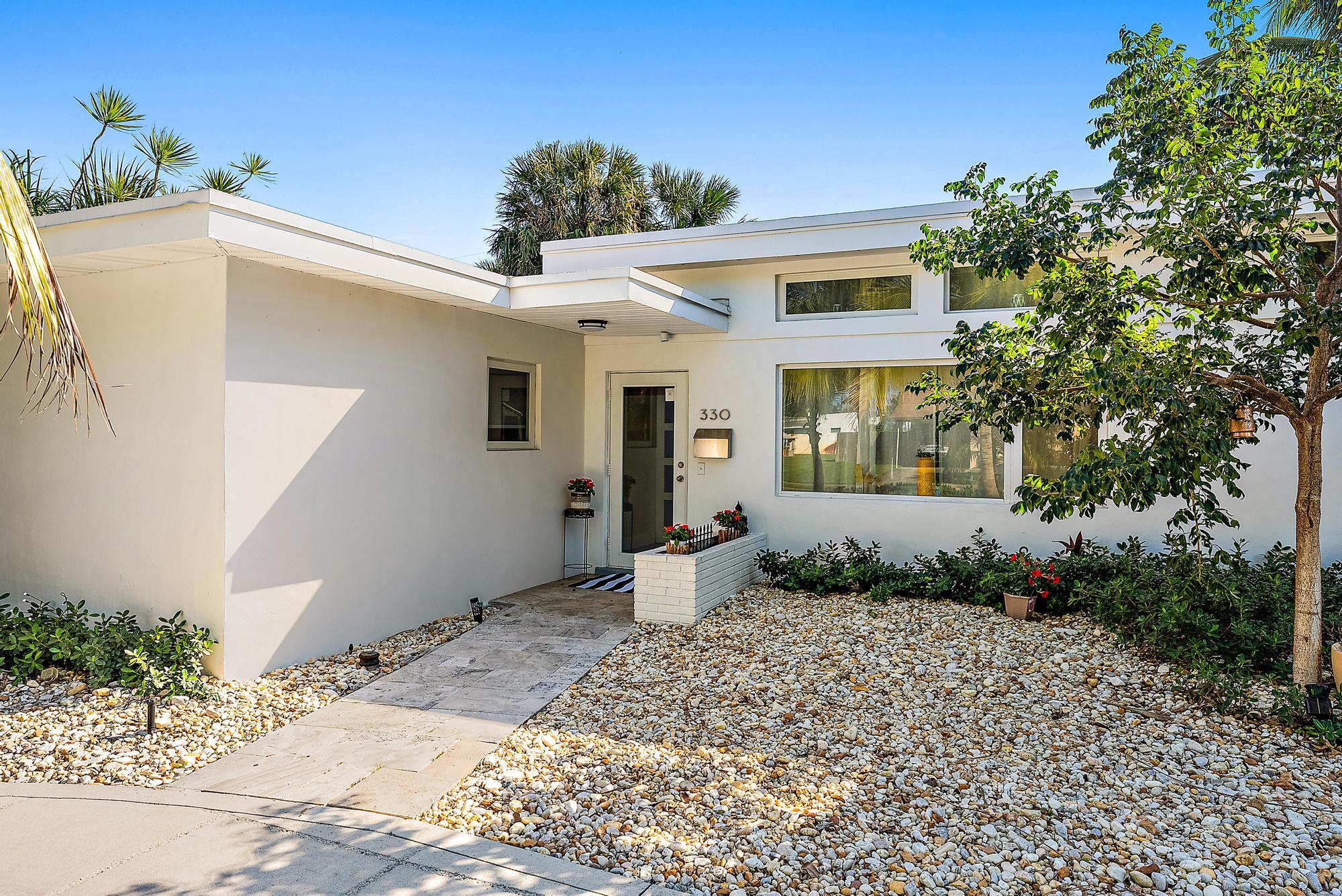 330 Franklin Road West Palm Beach, FL 33405 - Photo 2 of 29 330 Franklin Rd -4