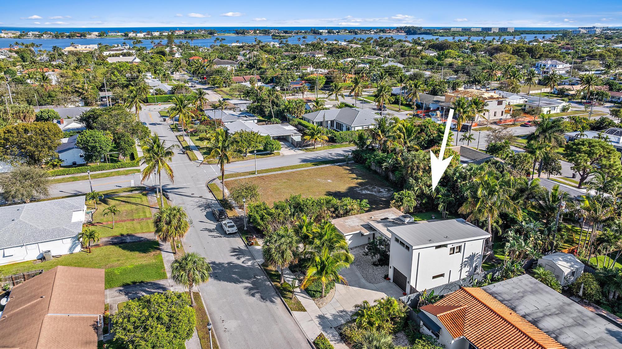 330 Franklin Road West Palm Beach, FL 33405 - Photo 4 of 29 330 Franklin Rd -34