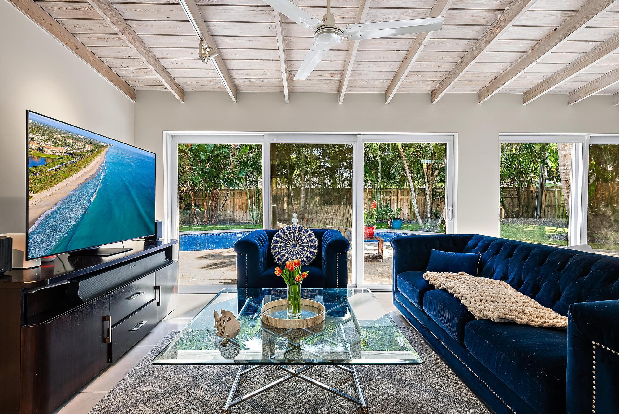 330 Franklin Road West Palm Beach, FL 33405 - Photo 6 of 29 330 Franklin Rd -9