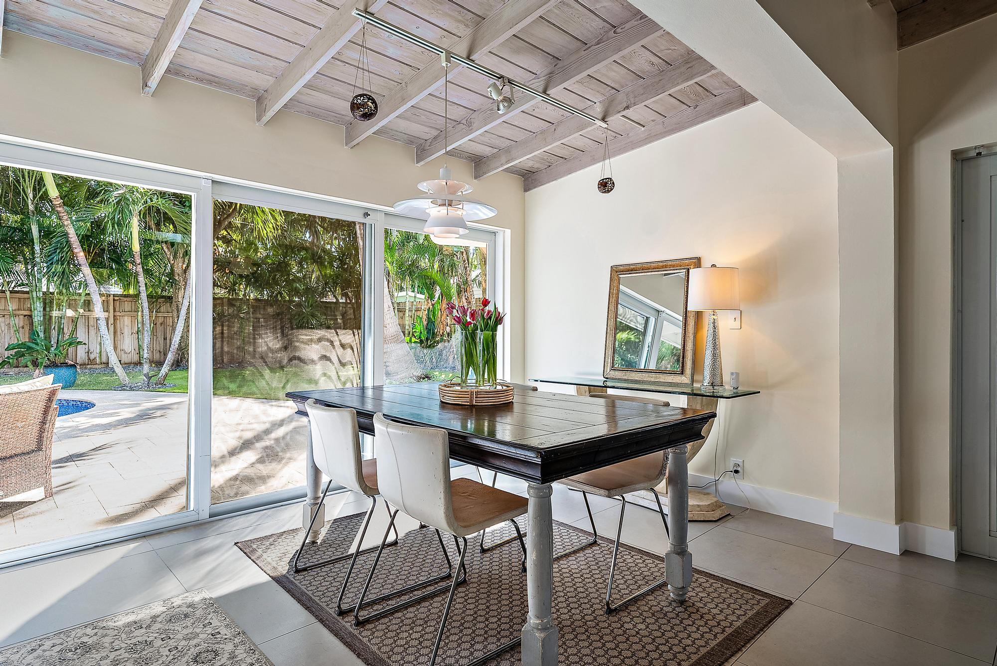 330 Franklin Road West Palm Beach, FL 33405 - Photo 9 of 29 330 Franklin Rd -11