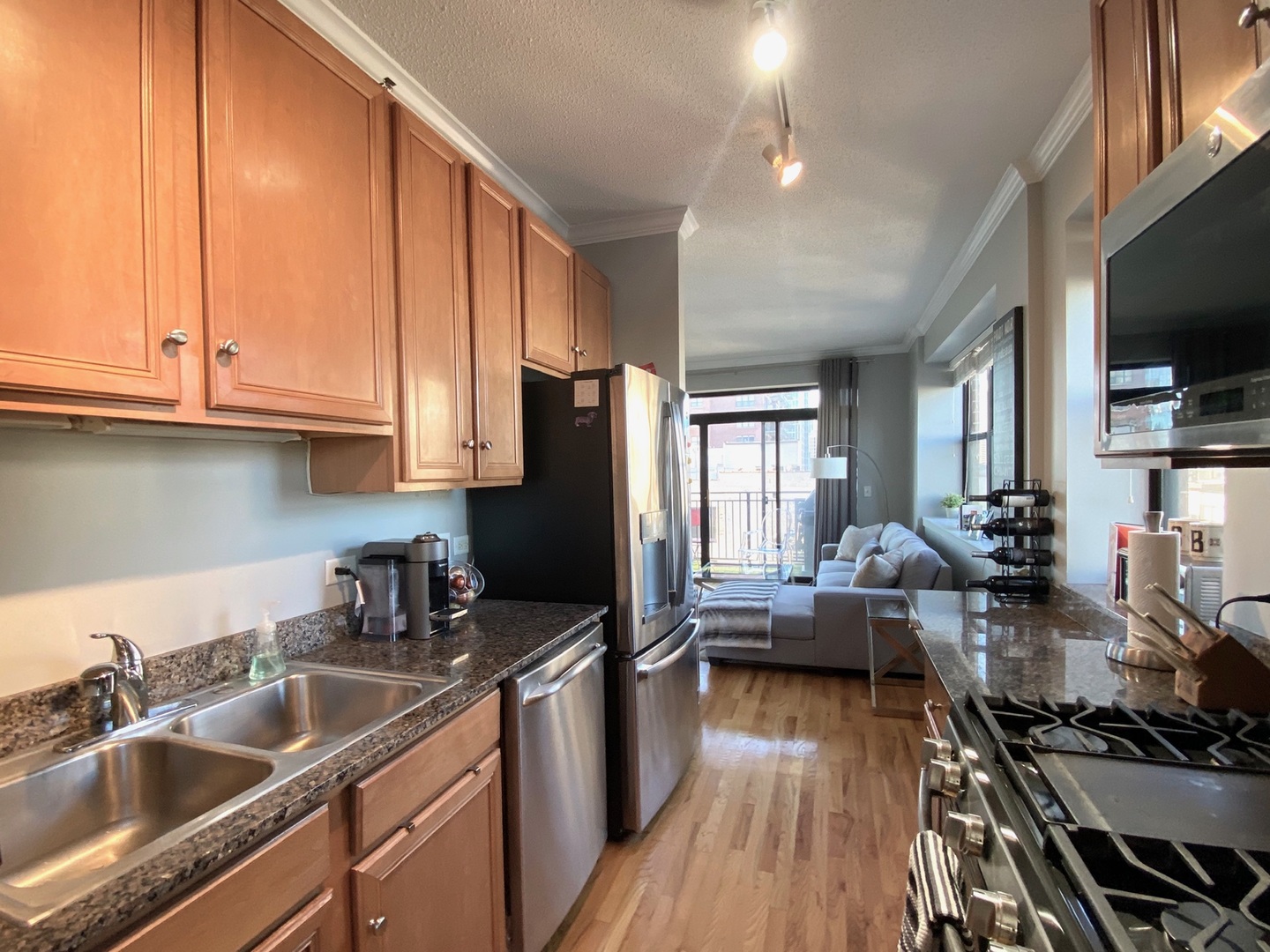 1529 South State Street, Unit 11A Chicago, IL 60605 - Photo 13 of 41