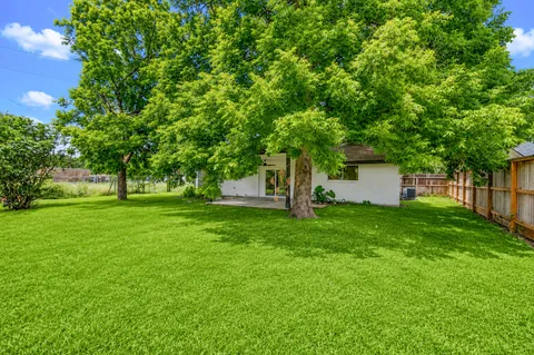 $374,000 | 10618 Braewick Drive, Houston, TX 77096