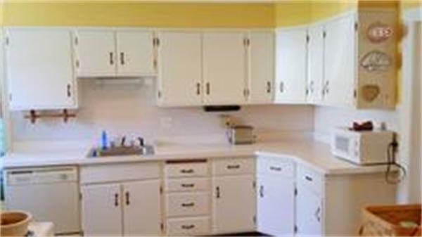 90 Phillips Road Holden, MA 01520 - Photo 2 of 5 Gallery Image 2
