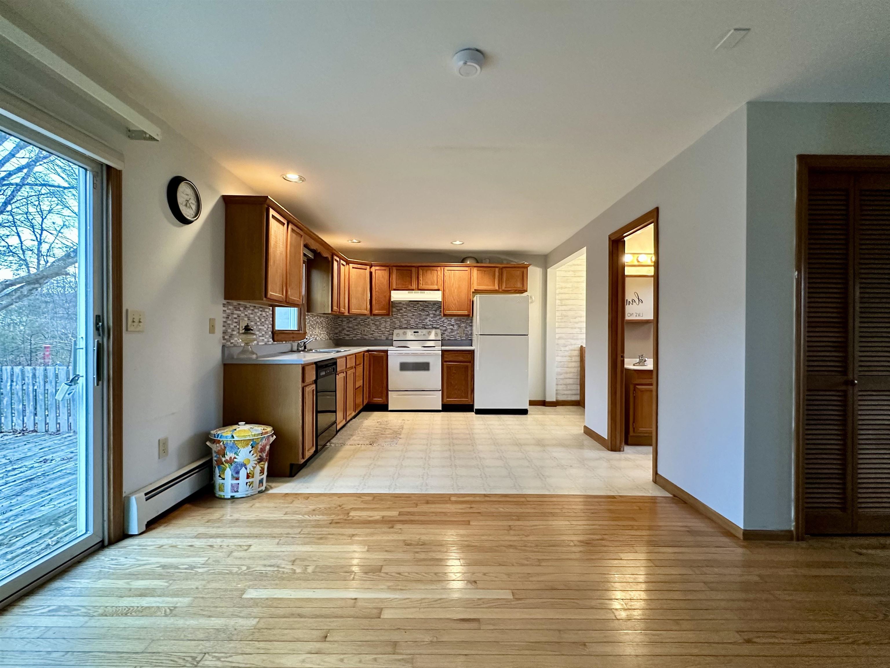 52 Hull Avenue Wallingford, VT 05773 - Photo 3 of 26