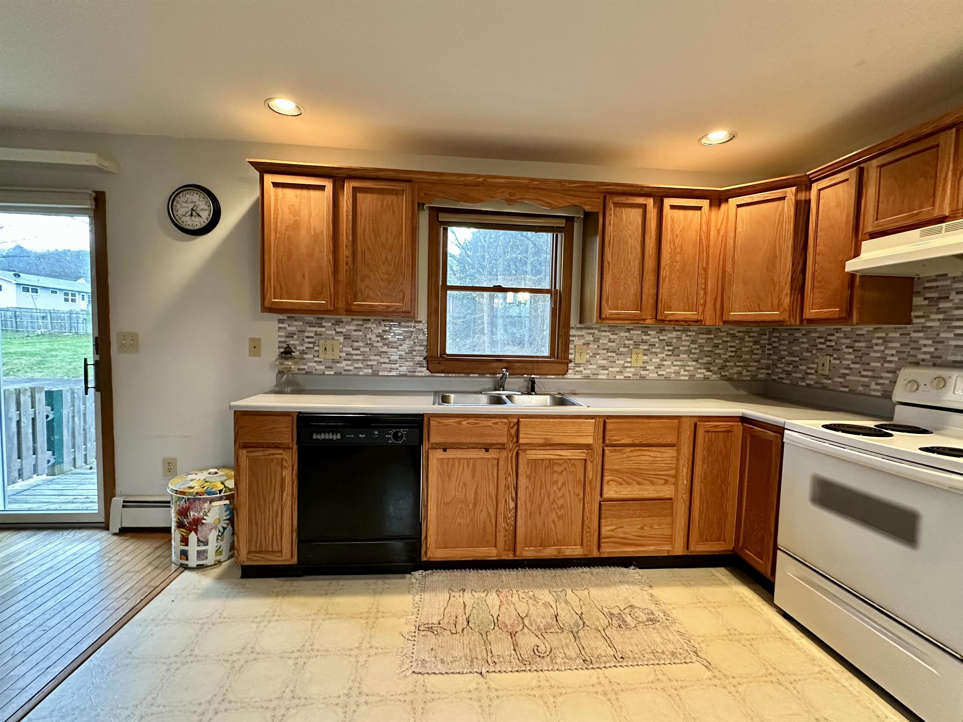 52 Hull Avenue Wallingford, VT 05773 - Photo 5 of 26