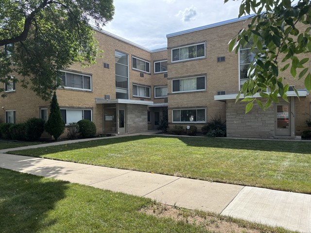 6346 North Ridgeway Avenue, Unit 1W Chicago, IL 60659 - Photo 1 of 14