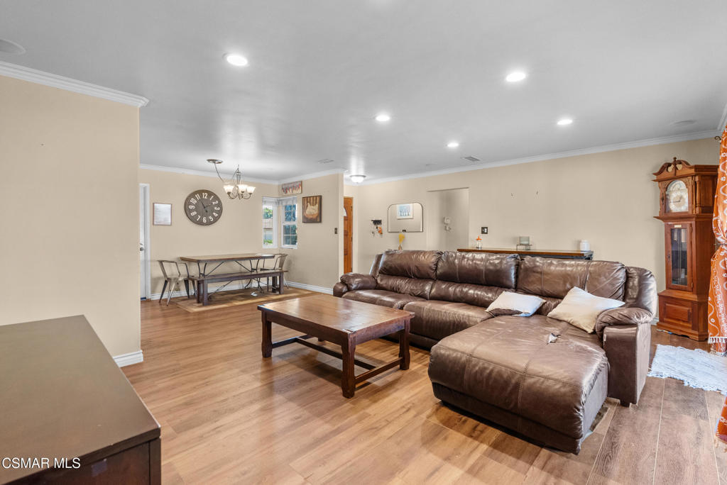 2161 Cutler Street Simi Valley, CA 93065 - Photo 12 of 52