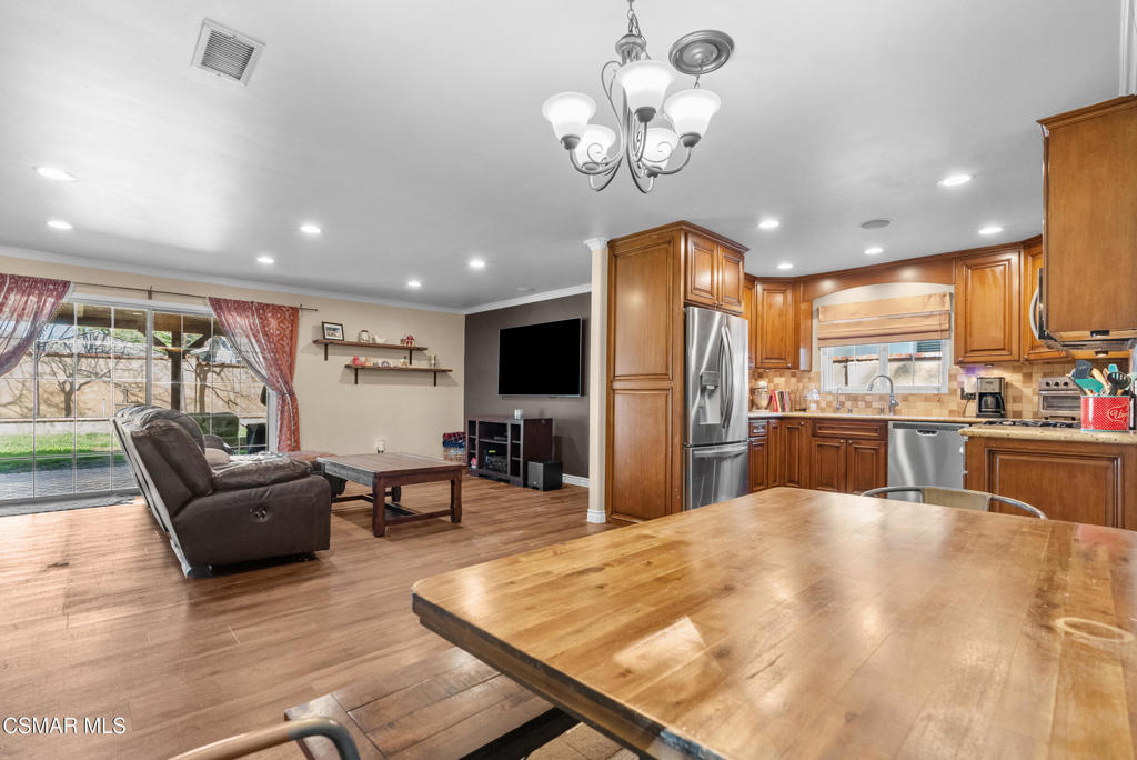 2161 Cutler Street Simi Valley, CA 93065 - Photo 14 of 52