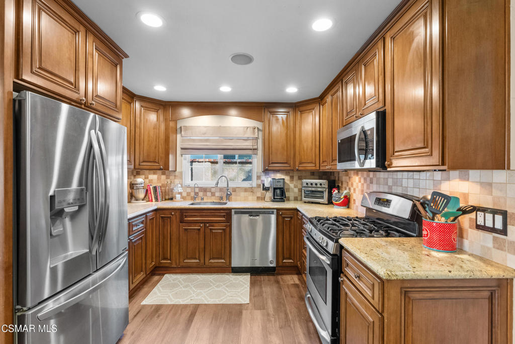 2161 Cutler Street Simi Valley, CA 93065 - Photo 15 of 52