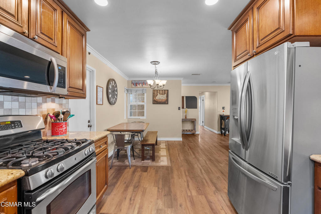 2161 Cutler Street Simi Valley, CA 93065 - Photo 19 of 52