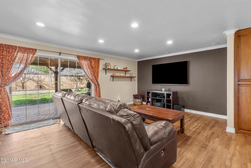 2161 Cutler Street Simi Valley, CA 93065 - Photo 8 of 52