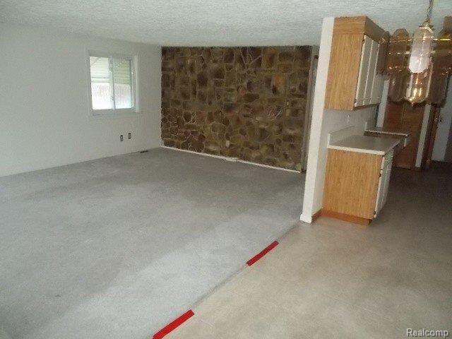 65 Rathbone Street Mount Clemens, MI 48043 - Photo 8 of 20 261-805209 Living Room (2).JPG