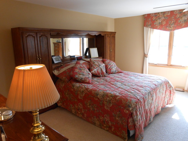 1607 Park Ridge Park Ridge, IL 60068 - Photo 12 of 25