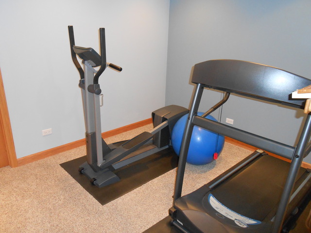 1607 Park Ridge Park Ridge, IL 60068 - Photo 24 of 25
