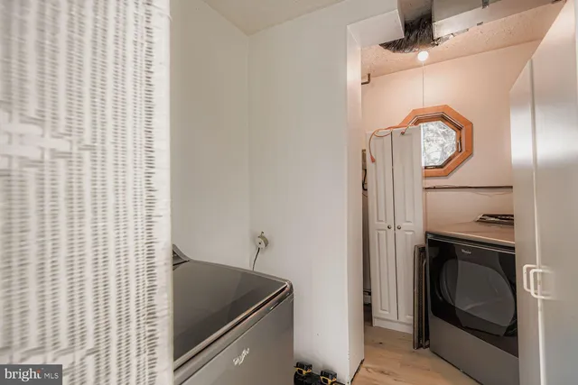 a view of building with outdoor space