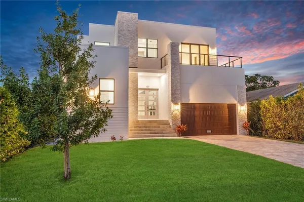 $1,599,000 | 107 West Hilo Street, Naples, FL 34113