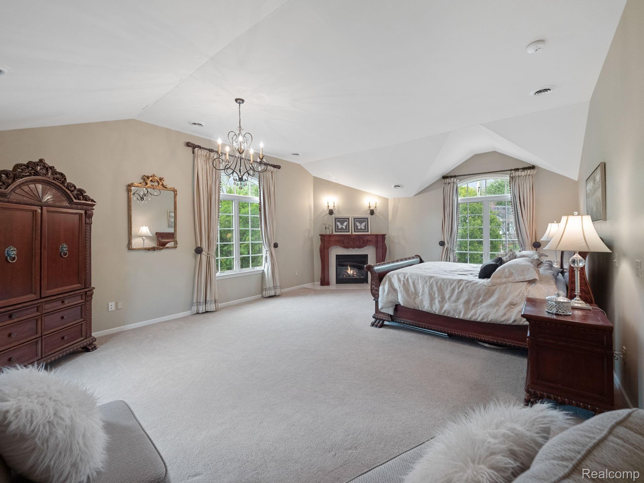 554 Glengarry Road Bloomfield Hills, MI 48301 - Photo 23 of 40 P2911005.jpg