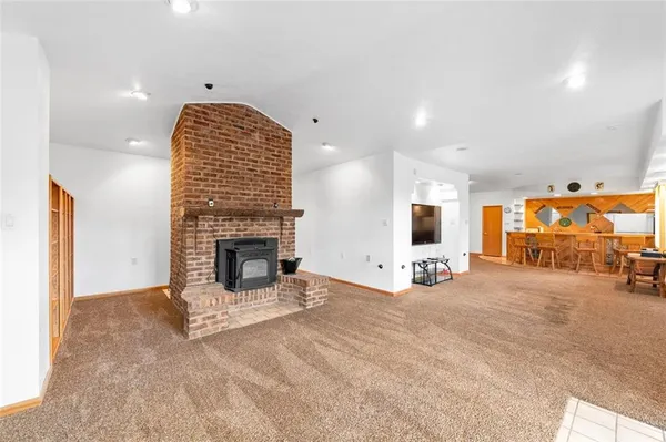 $999,999 | 4050 Adelaide Hill, Connellsville, PA 15425