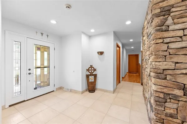 $999,999 | 4050 Adelaide Hill, Connellsville, PA 15425