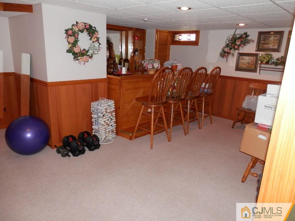 53 Oxford Road Colonia, NJ 07067 - Photo 12 of 17 Gallery Image 12