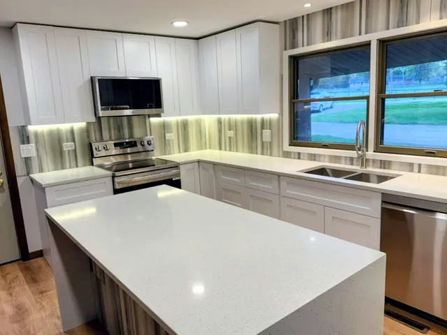 $3,000 | 27996 West Roberts Road, Lake Barrington, IL 60010