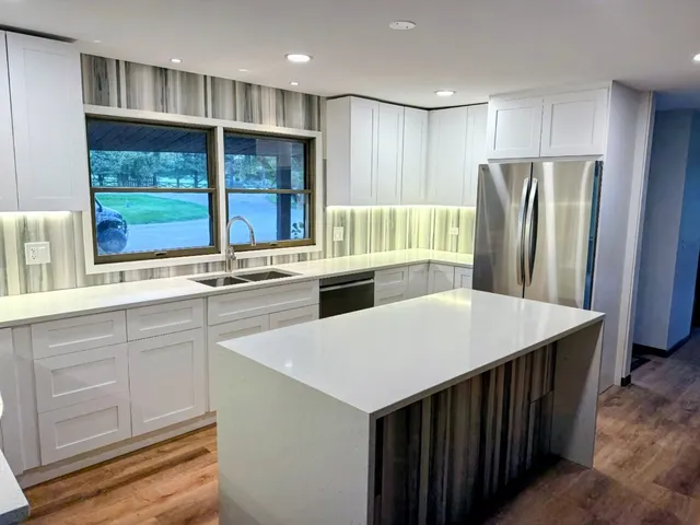 $3,000 | 27996 West Roberts Road, Lake Barrington, IL 60010