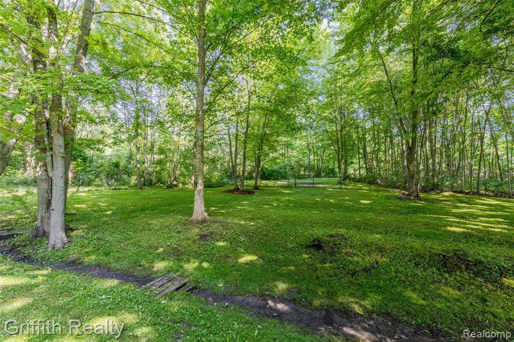 5200 Argentine Road Howell, MI 48855 - Photo 4 of 42