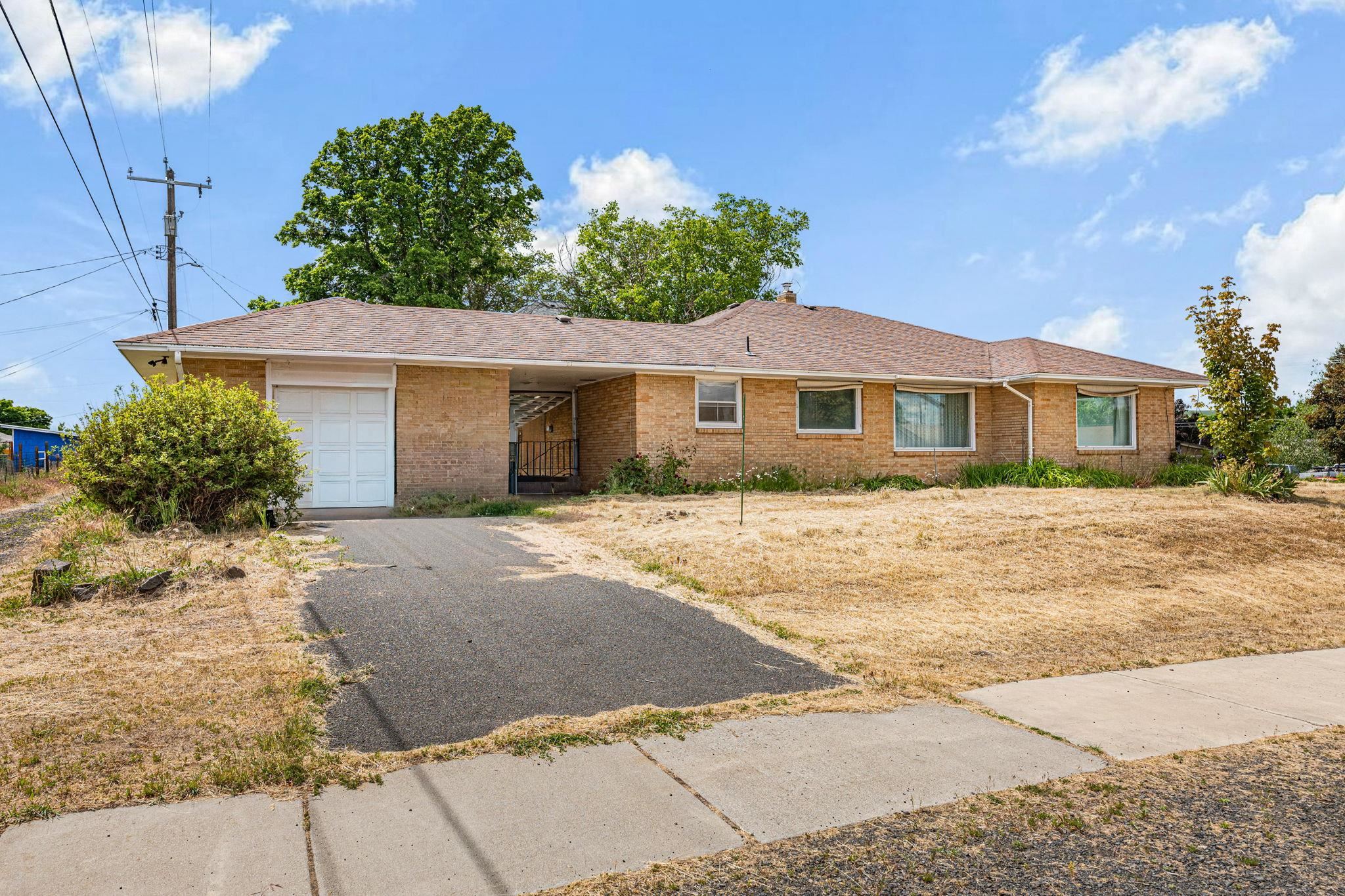 503 West 3rd Street Sprague, WA 99032 - Photo 2 of 45